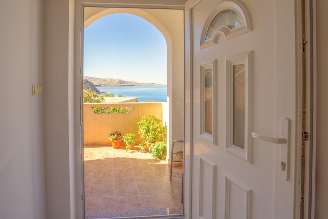 Apartment And Room Bacic Метайна Екстериор снимка