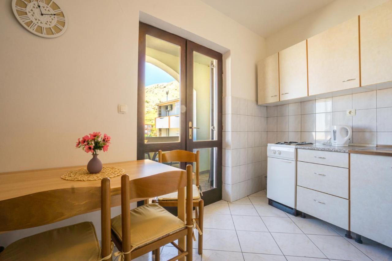 Apartment And Room Bacic Метайна Екстериор снимка