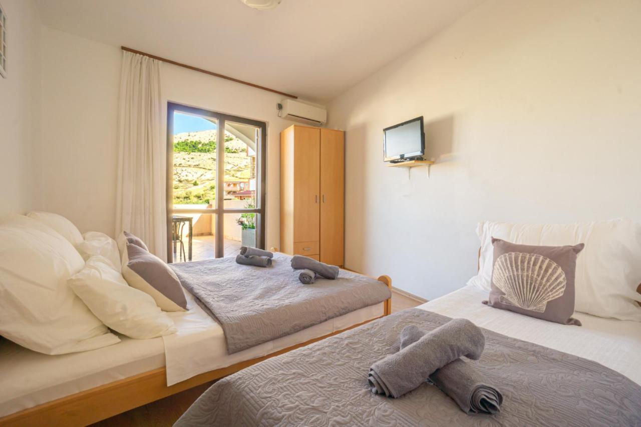 Apartment And Room Bacic Метайна Екстериор снимка