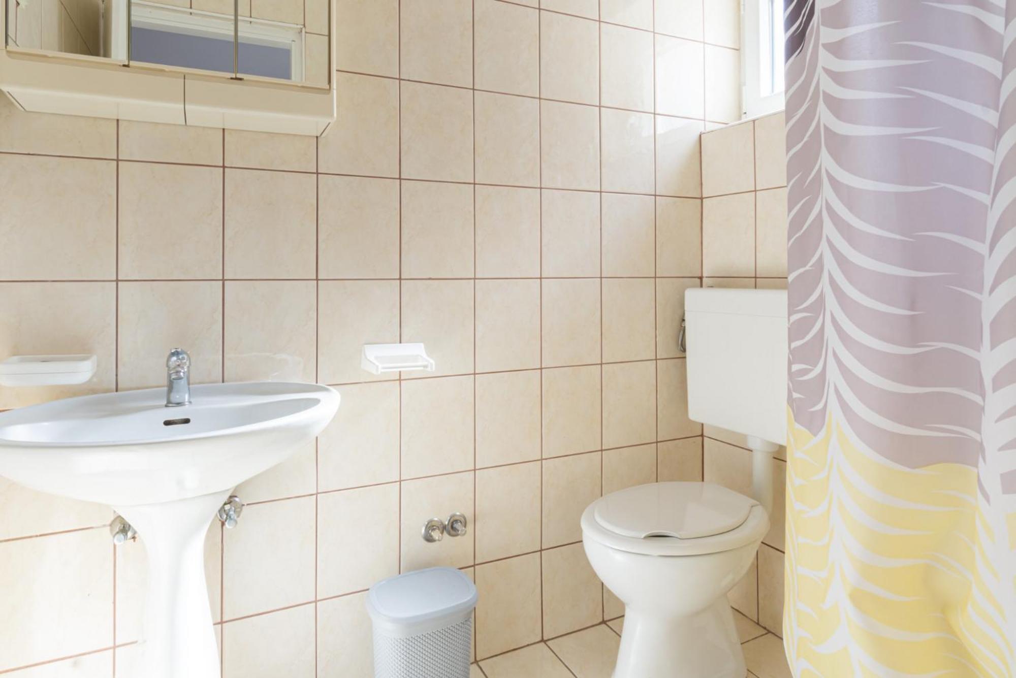 Apartment And Room Bacic Метайна Стая снимка