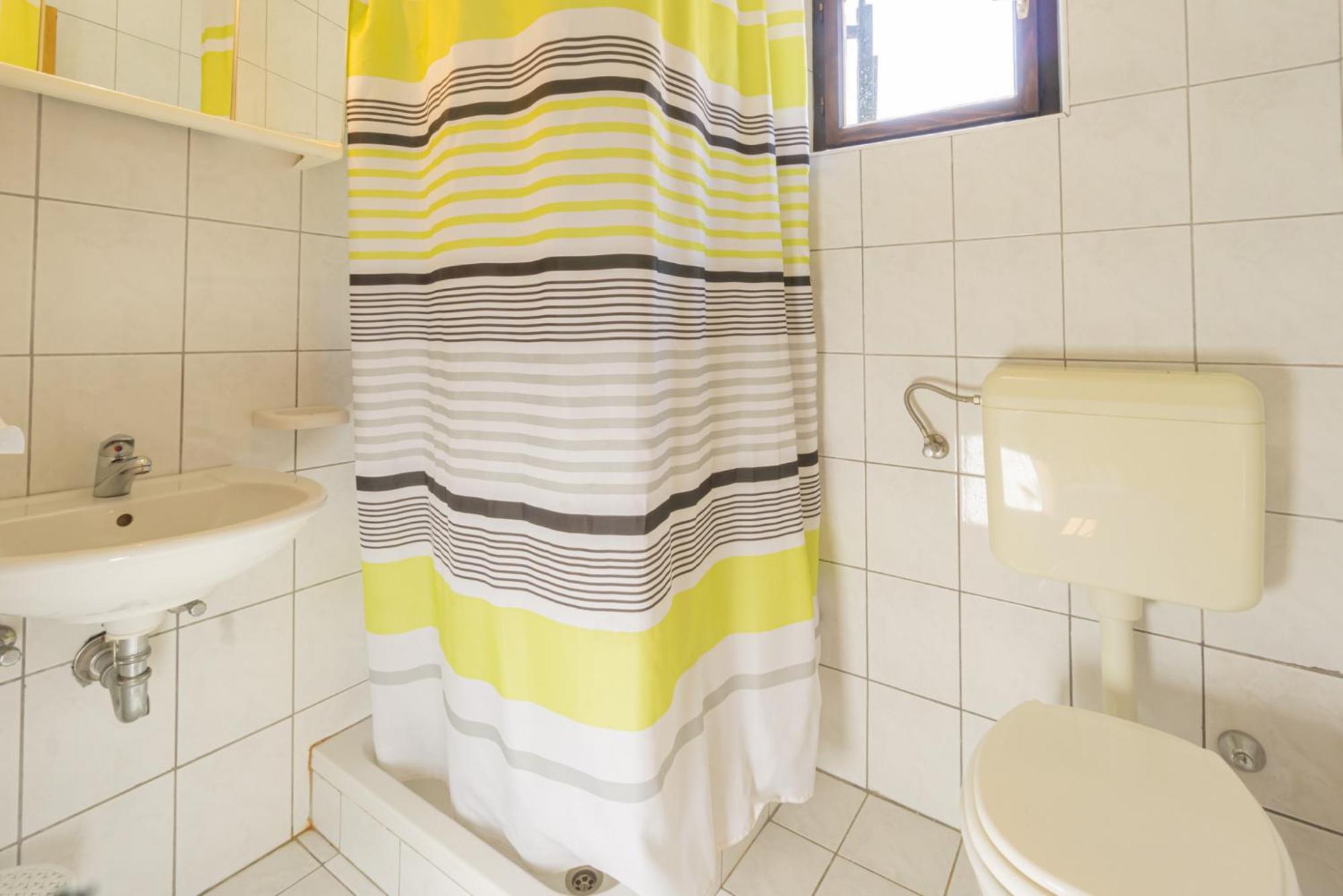 Apartment And Room Bacic Метайна Стая снимка