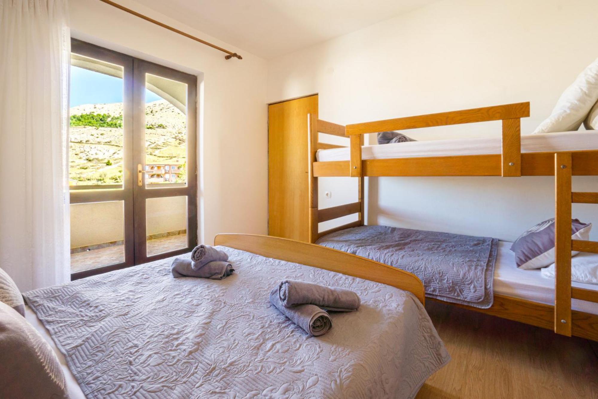 Apartment And Room Bacic Метайна Стая снимка